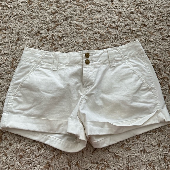 OLD NAVY white short 🌷 - Picture 1 of 3